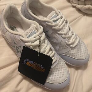 White Rebel Ruthless Shoes Bag included!